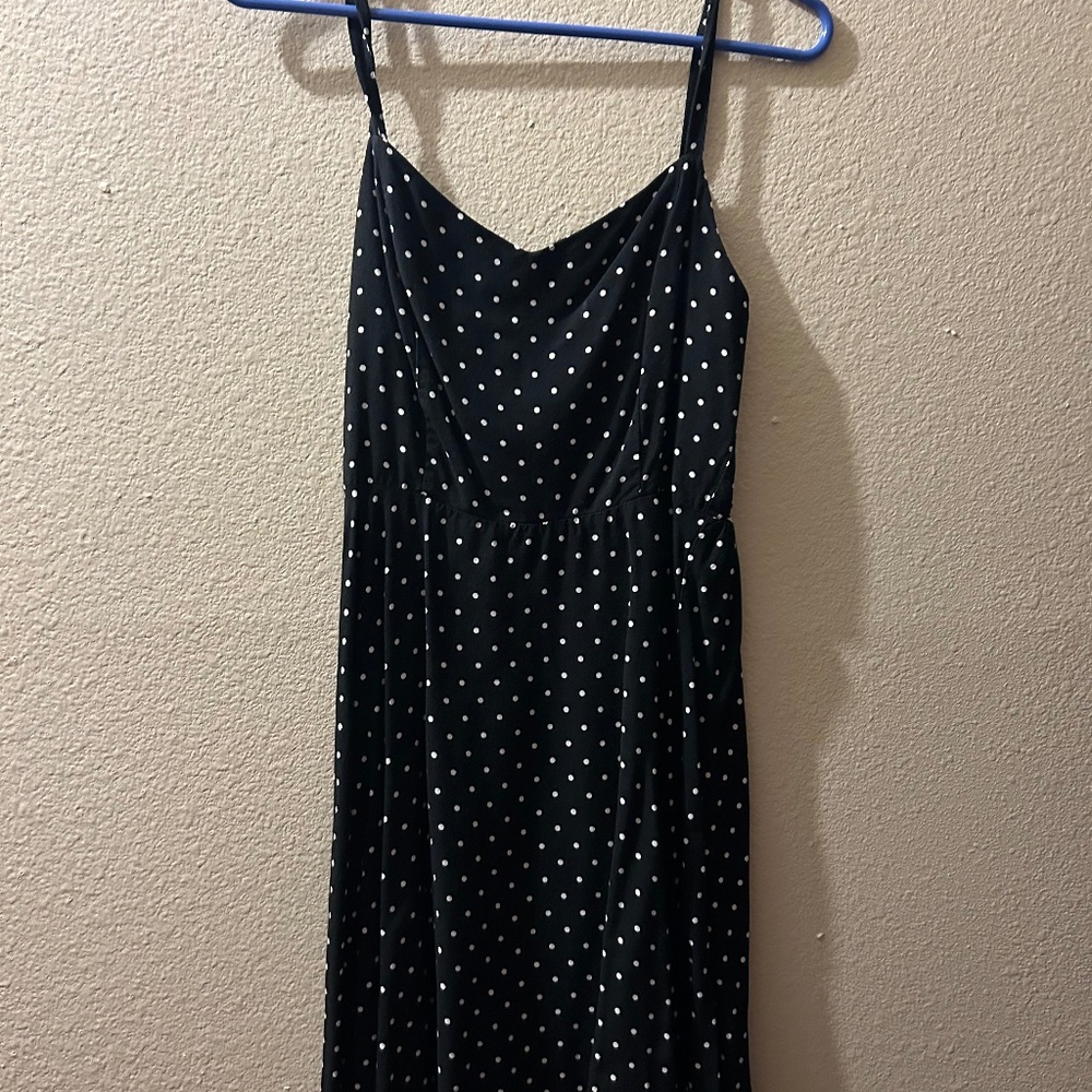 OLD NAVY SUN DRESS. MEDIUM